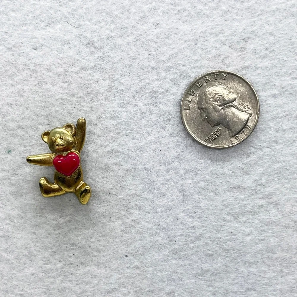 🔮 5/$25 Vintage Gold Tone Teddy Bear‎ Heart Pin